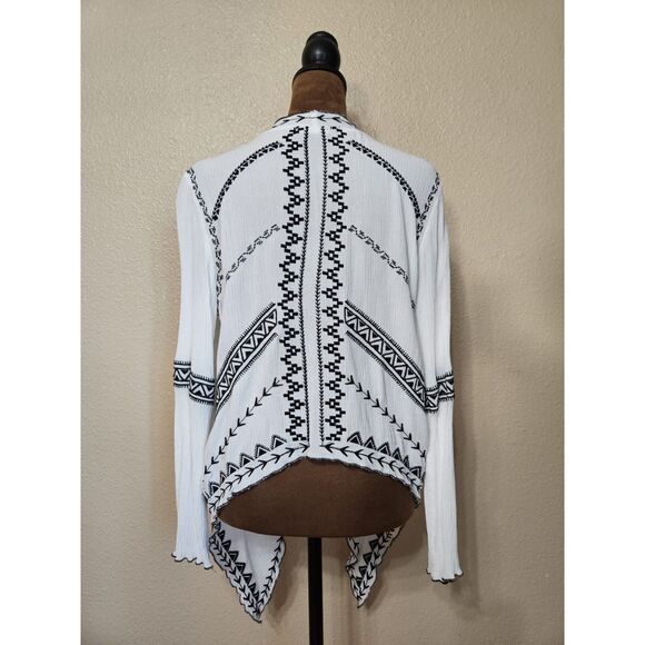 Hot & Delicious Women’s White Black Tribal Knit Open Front Drape Cardigan Size M - Picture 2 of 2